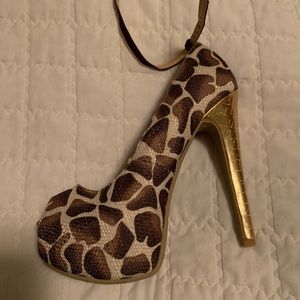 Giraffe Print Platforms